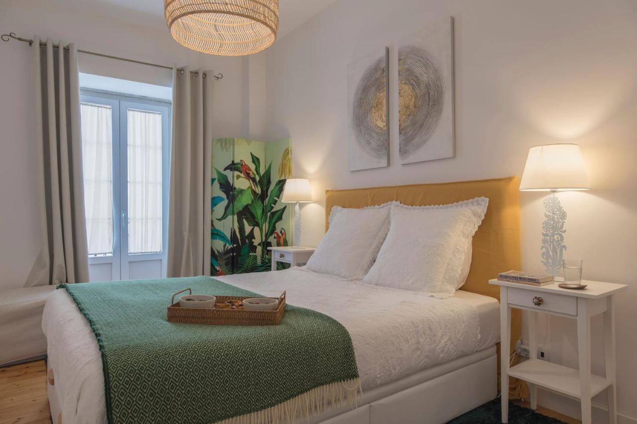 Lovelystay - Sunny Flat W/ Balcony Overseeing Graca And River Лісабон Екстер'єр фото