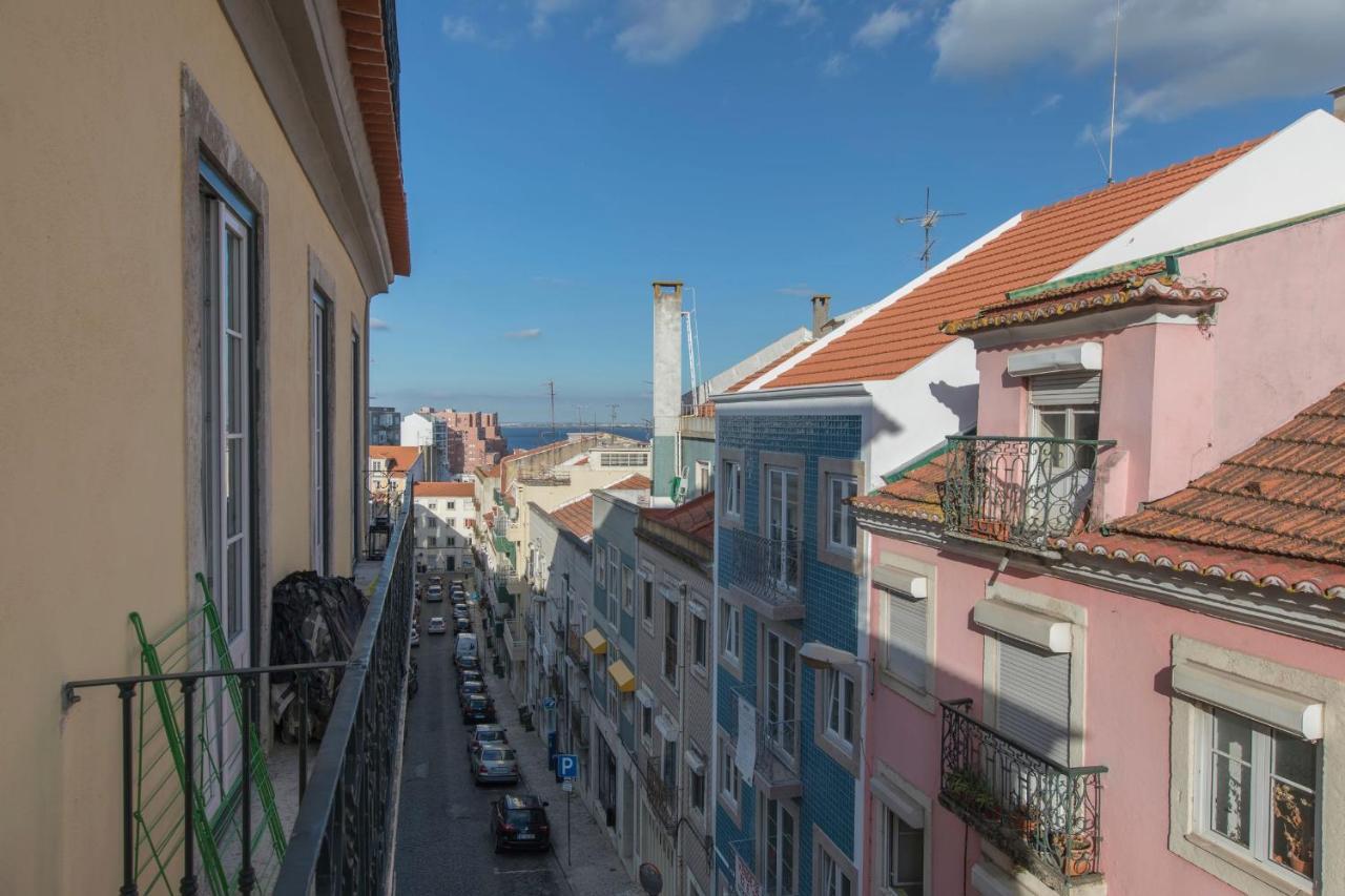 Lovelystay - Sunny Flat W/ Balcony Overseeing Graca And River Лісабон Екстер'єр фото